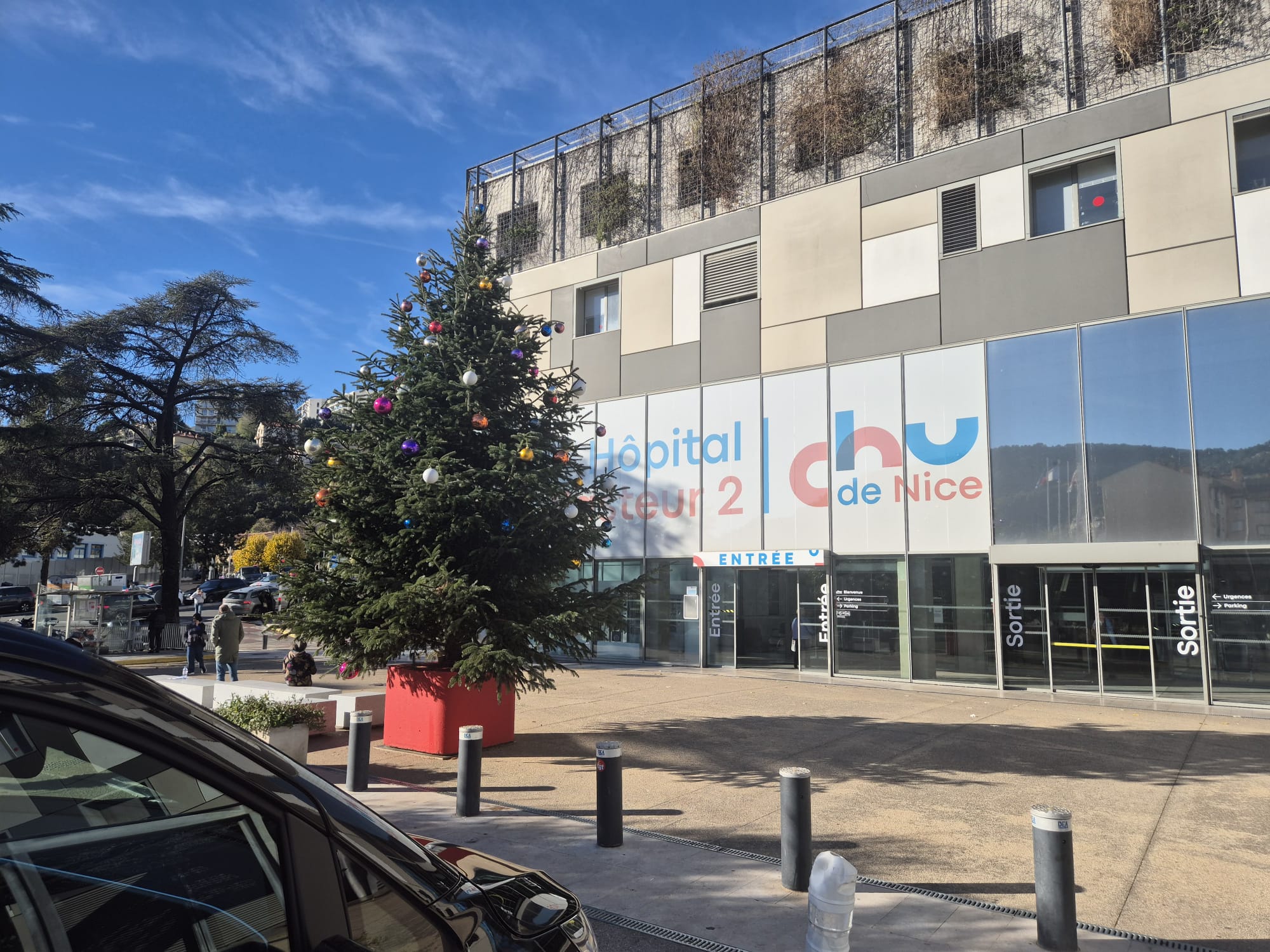 Véhicule VSL classe V pour transport médical vers Hôpital Pasteur